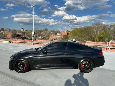 Used 2018 BMW M4 Coupe w/ Competition Package RWD image 12