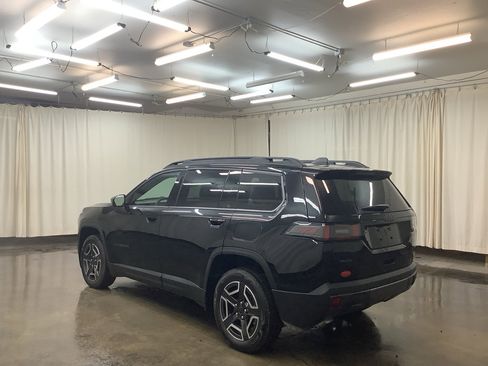 Used 2026 Jeep Cherokee Limited AWD/4WD image 9