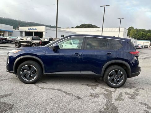 Used 2024 Nissan Rogue SV AWD/4WD image 4