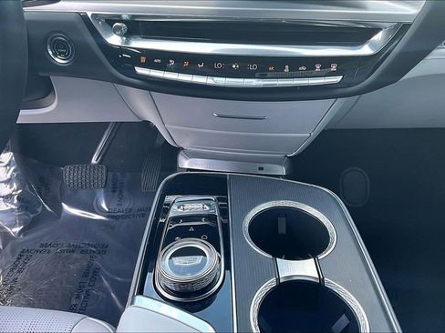 Certified 2024 Cadillac Lyriq Luxury image 15