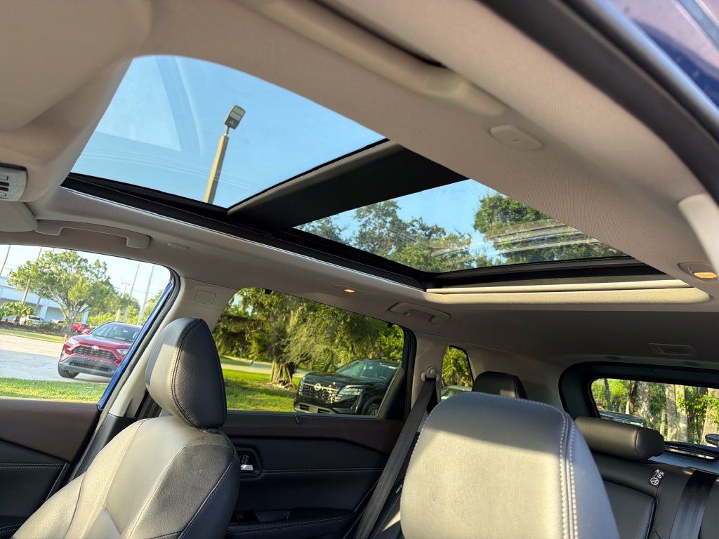Used 2023 Nissan Rogue SL w/ SL Premium Package AWD/4WD image 17