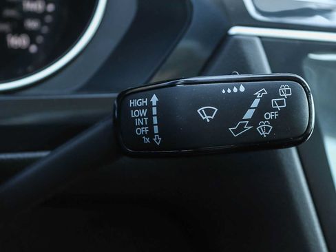 Used 2020 Volkswagen Tiguan S FWD image 30