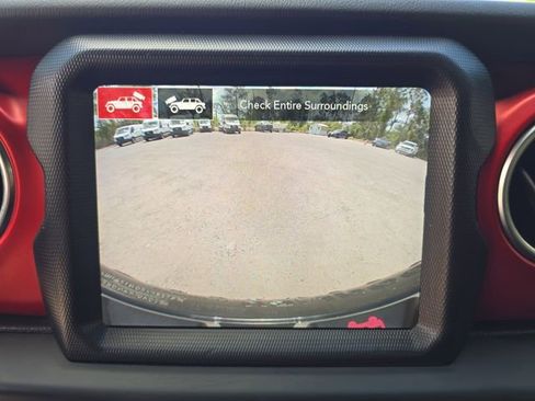 Used 2021 Jeep Wrangler Unlimited Rubicon AWD/4WD image 18