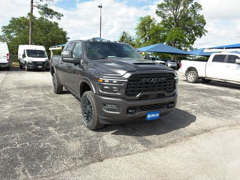 New 2026 RAM 2500 Limited AWD/4WD image 3