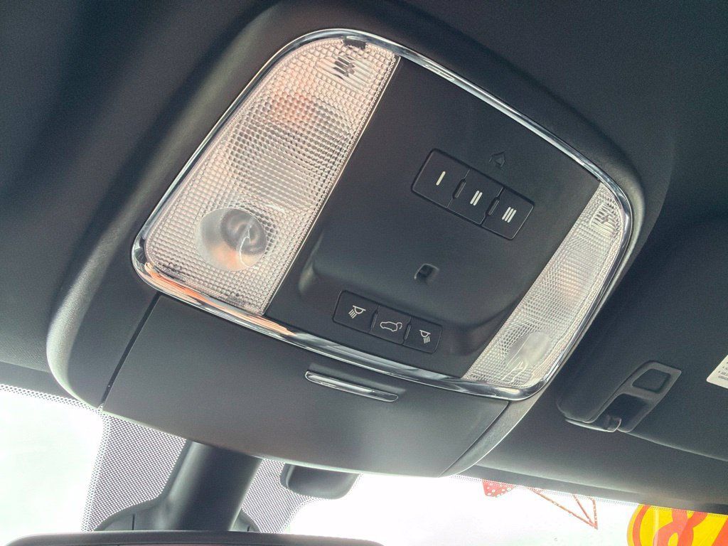 Used 2018 Jeep Grand Cherokee Limited AWD/4WD image 37