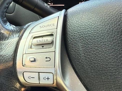 Used 2016 Nissan Altima 2.5 SL w/ 2.5 Technology w/LED Package FWD image 16