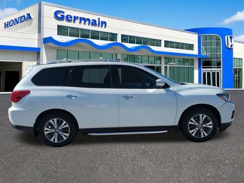 Used 2020 Nissan Pathfinder SL image 4
