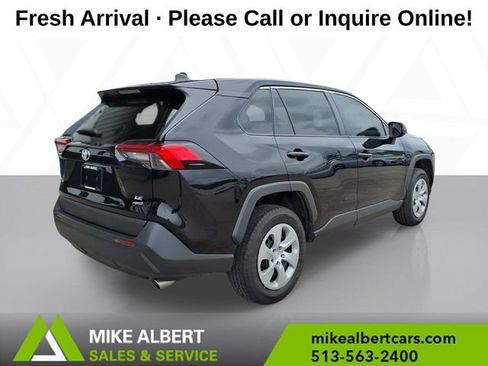 Used 2022 Toyota RAV4 LE AWD/4WD image 7