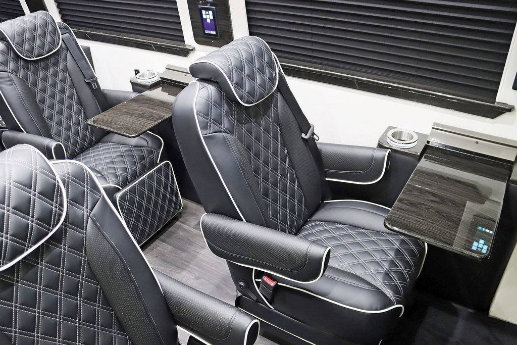 Used 2024 Mercedes-Benz Sprinter 3500 image 30