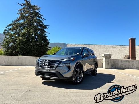 Used 2025 Nissan Rogue SV AWD/4WD image 1