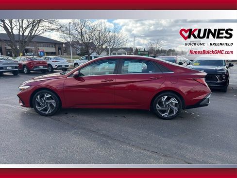 Used 2025 Hyundai Elantra SEL FWD image 10