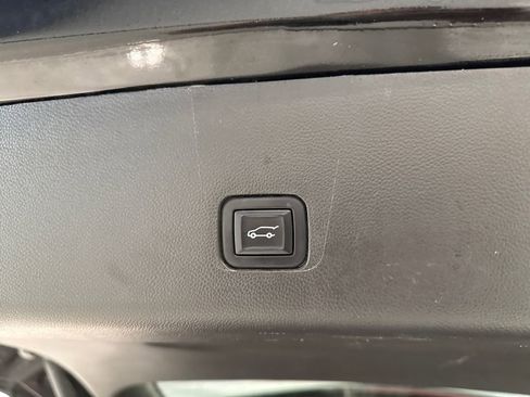 Used 2022 Chevrolet Traverse LT AWD/4WD image 45