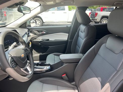 New 2026 Chevrolet Trax LT w/ LT Convenience Package FWD image 7