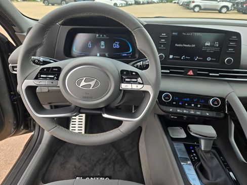 New 2026 Hyundai Elantra SEL Sport Premium FWD image 9