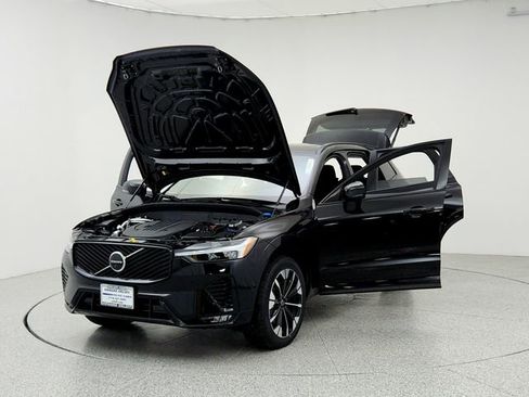 New 2026 Volvo XC60 B5 Plus w/ Protection Package Premier image 9