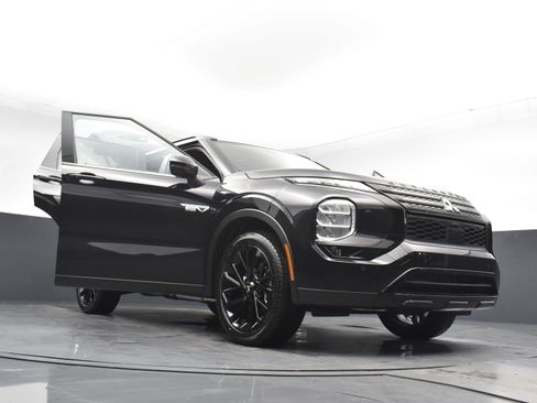 New 2025 Mitsubishi Outlander SEL Black Edition image 26