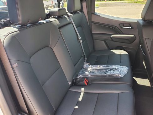 New 2024 Chevrolet Colorado LT w/ LT Convenience Package III image 22