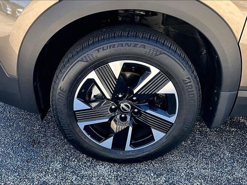 Used 2025 Nissan Kicks SR image 11