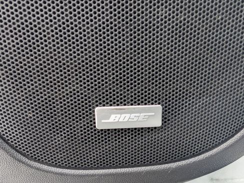 Used 2023 GMC Acadia SLT image 10