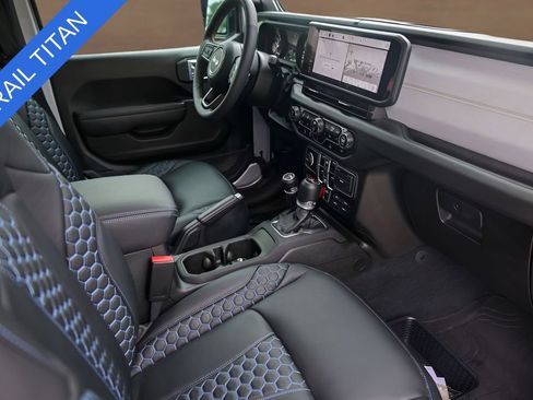 Used 2024 Jeep Wrangler Unlimited Sport AWD/4WD image 28