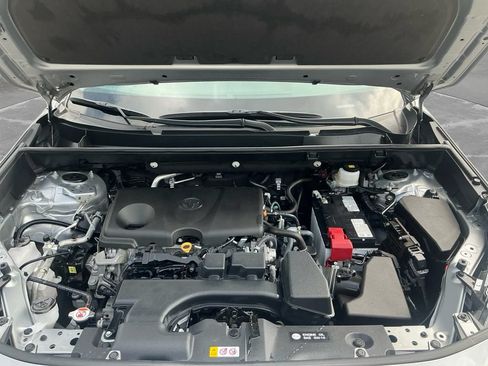 Used 2025 Toyota RAV4 XLE AWD/4WD image 18