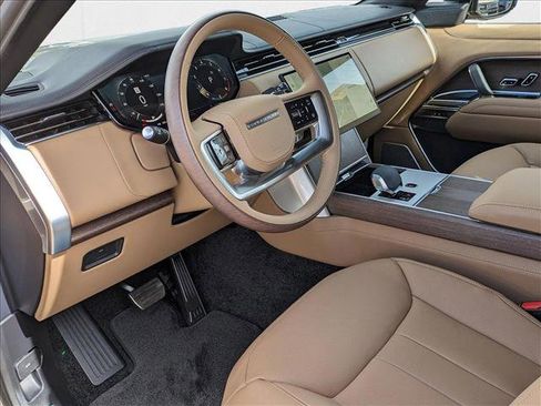 New 2025 Land Rover Range Rover Long Wheelbase Autobiography image 3