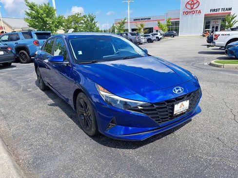 Used 2023 Hyundai Elantra SEL FWD image 5