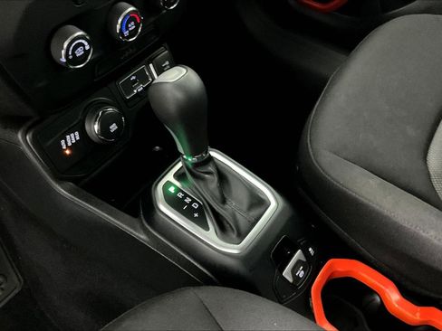 Used 2018 Jeep Renegade Sport w/ Power & Air Group AWD/4WD image 17