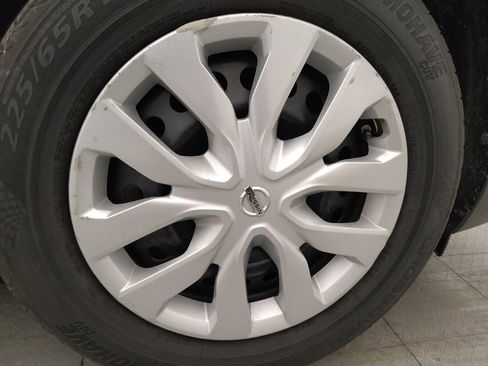 Used 2016 Nissan Rogue S FWD image 31