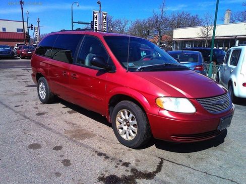 Used 2003 Chrysler Town & Country EX image 1
