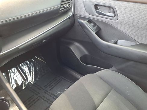 Used 2023 Nissan Rogue S AWD/4WD image 22