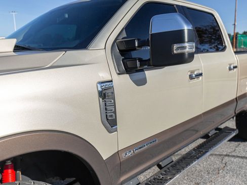 Used 2017 Ford F250 Lariat w/ Chrome Package image 3