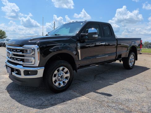 Used 2024 Ford F250 Lariat w/ Chrome Package AWD/4WD image 6
