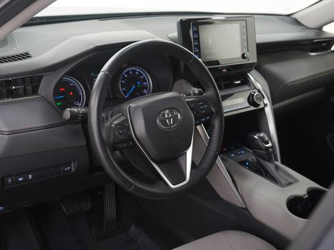 Used 2021 Toyota Venza LE image 23