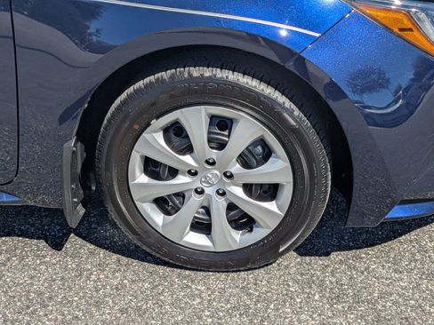 Used 2025 Toyota Corolla LE image 10