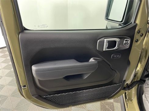 Certified 2025 Jeep Wrangler Willys image 15