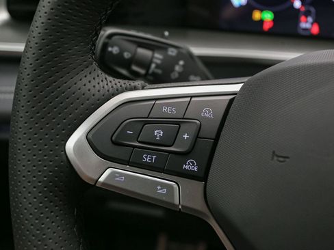 New 2026 Volkswagen Tiguan SE R-Line AWD/4WD image 25