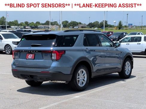 New 2026 Ford Explorer Active RWD image 8