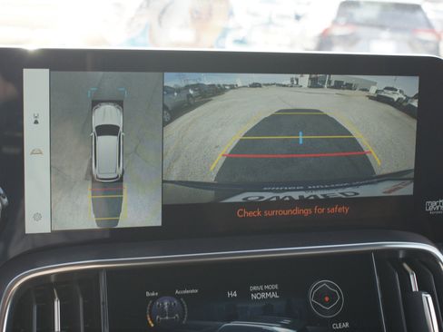 Used 2025 Lexus LX 700h Luxury image 7