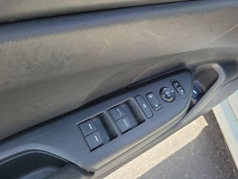 Used 2019 Honda Civic LX image 16