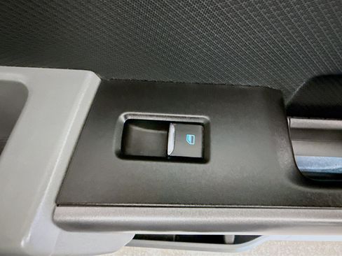 Used 2021 Ford F150 XLT image 29