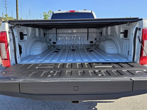 Used 2021 Ford F450 Platinum w/ FX4 Off-Road Package image 29