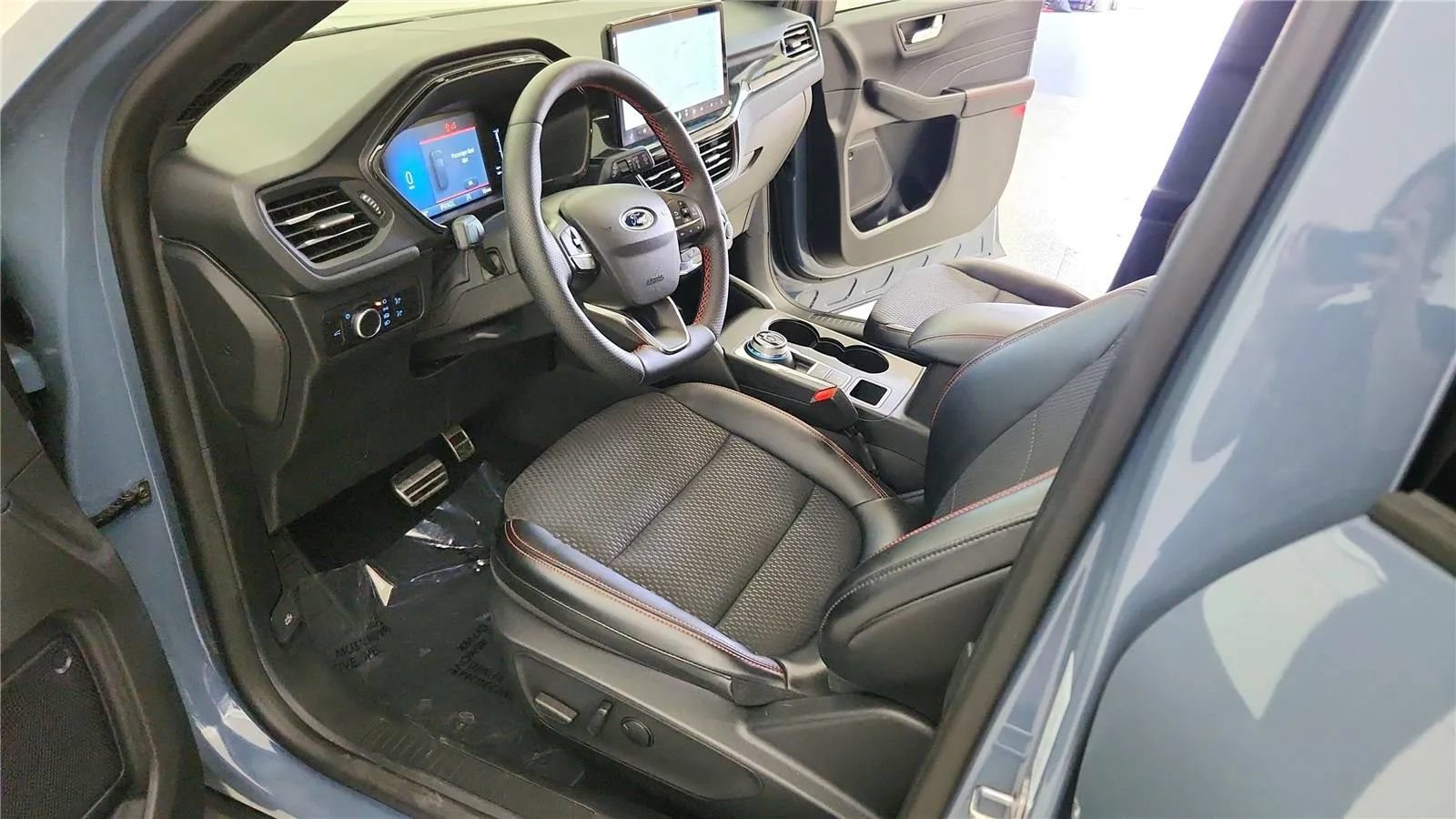 Used 2024 Ford Escape ST-Line w/ Tech Pack #1 AWD/4WD image 15
