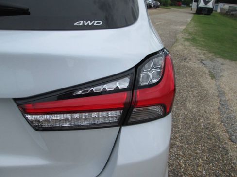 Used 2025 Mitsubishi Outlander Sport ES AWD/4WD image 26