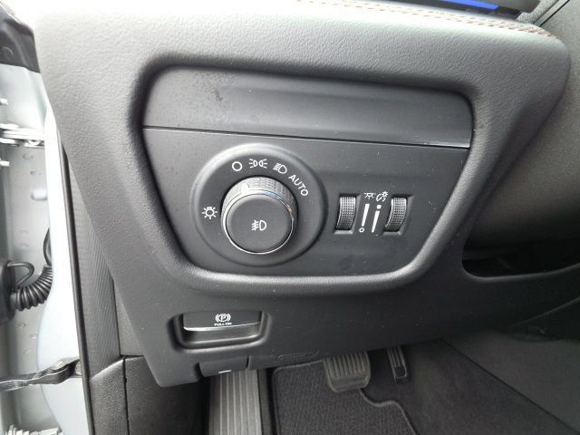 Used 2025 Jeep Grand Cherokee L Summit AWD/4WD image 25