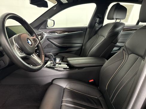 Used 2018 BMW 540i xDrive AWD/4WD image 25
