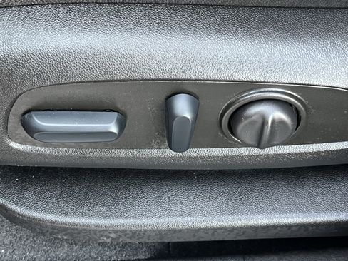 Used 2022 Chevrolet Equinox LT FWD image 28
