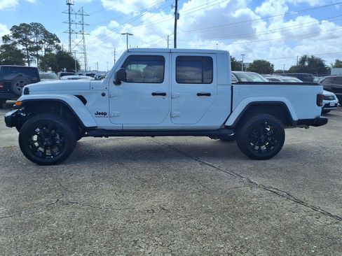 Used 2025 Jeep Gladiator Sport AWD/4WD image 25