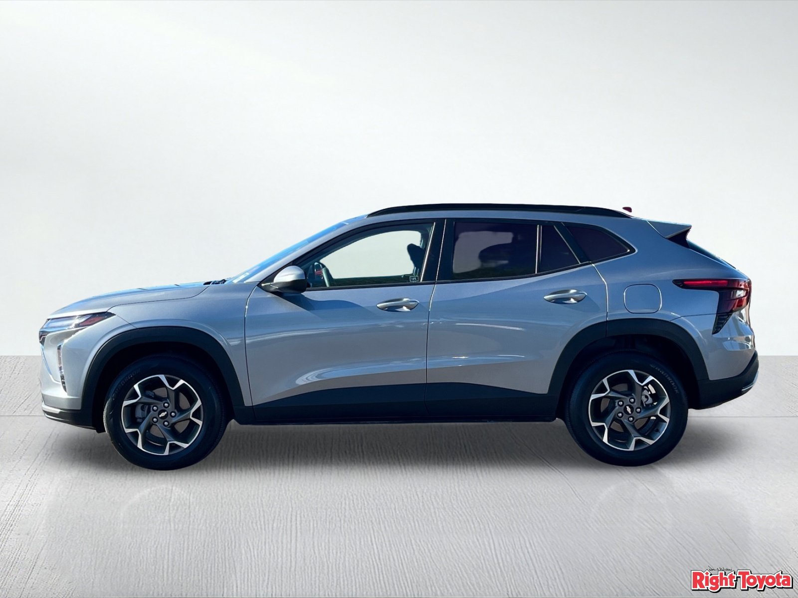 Used 2026 Chevrolet Trax LT FWD image 3