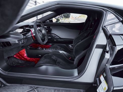 Used 2020 Ford GT Carbon Series RWD image 46